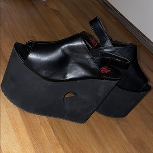 YRU Platform shoes *DAMAGED*